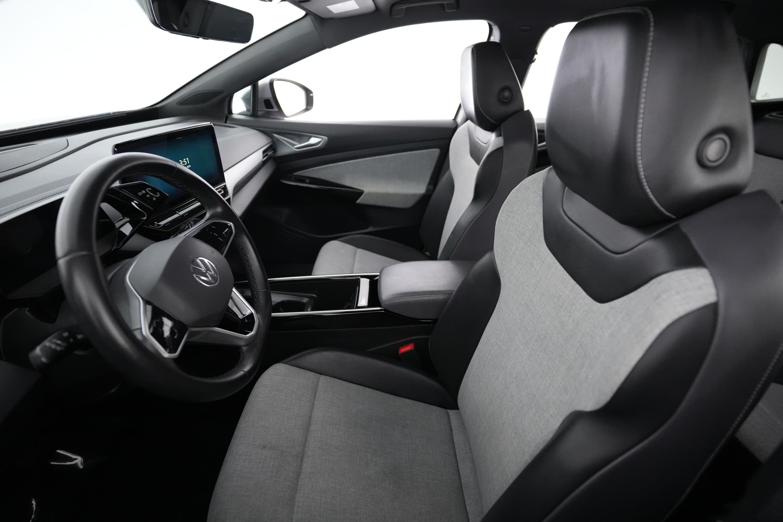 2023 Volkswagen ID.4 interior