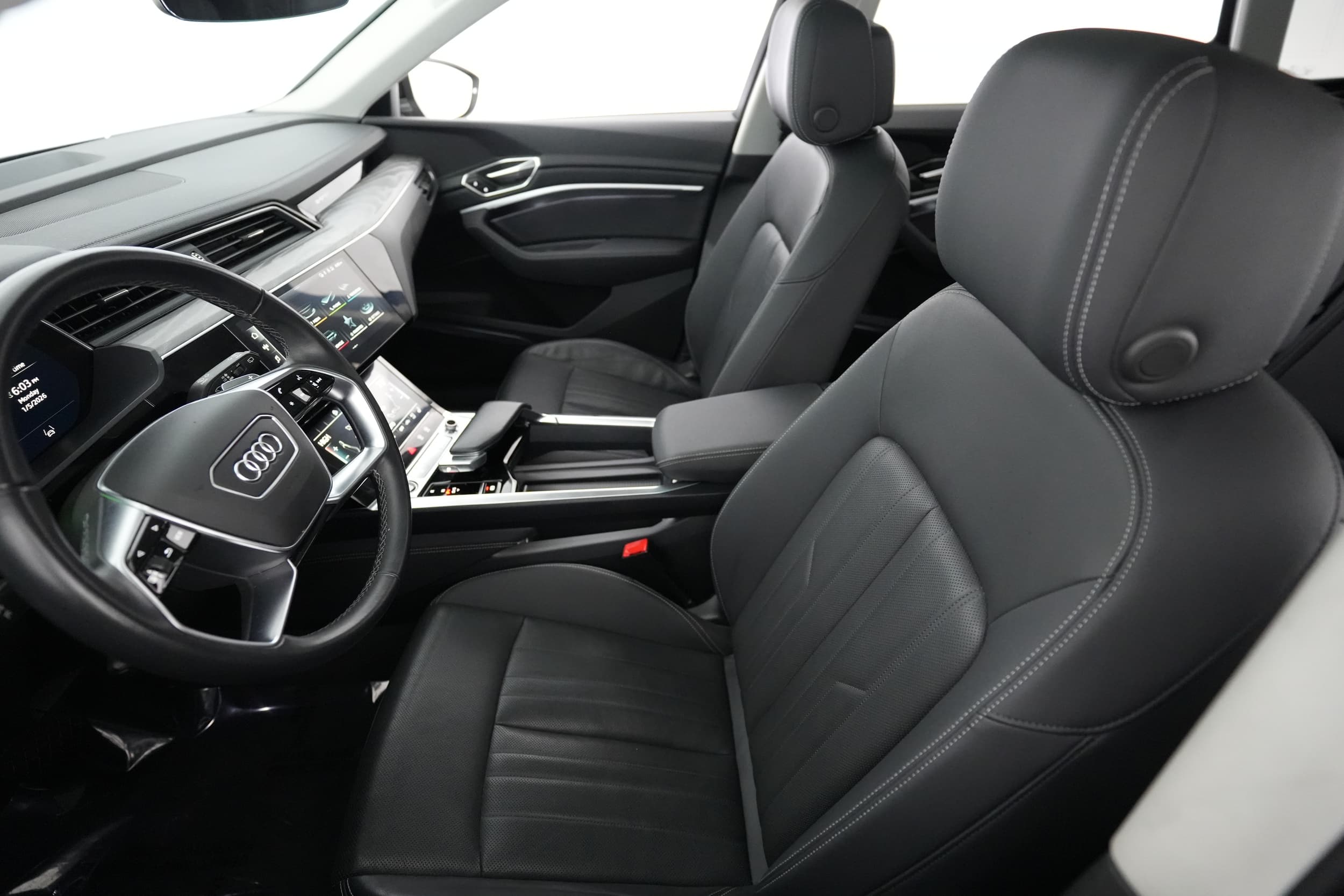 2024 Audi Q8 e-tron interior