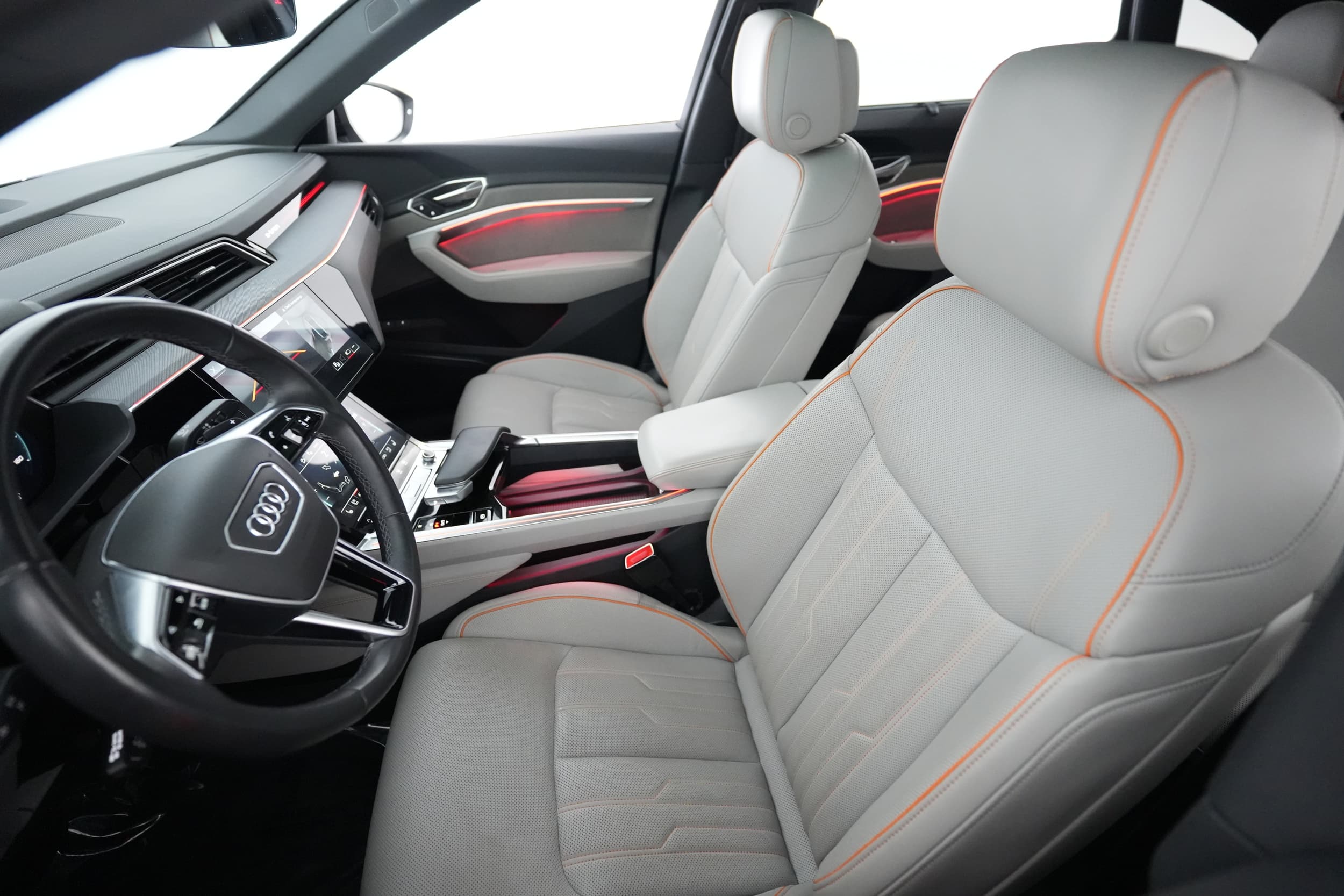 2024 Audi Q8 e-tron Sportback interior