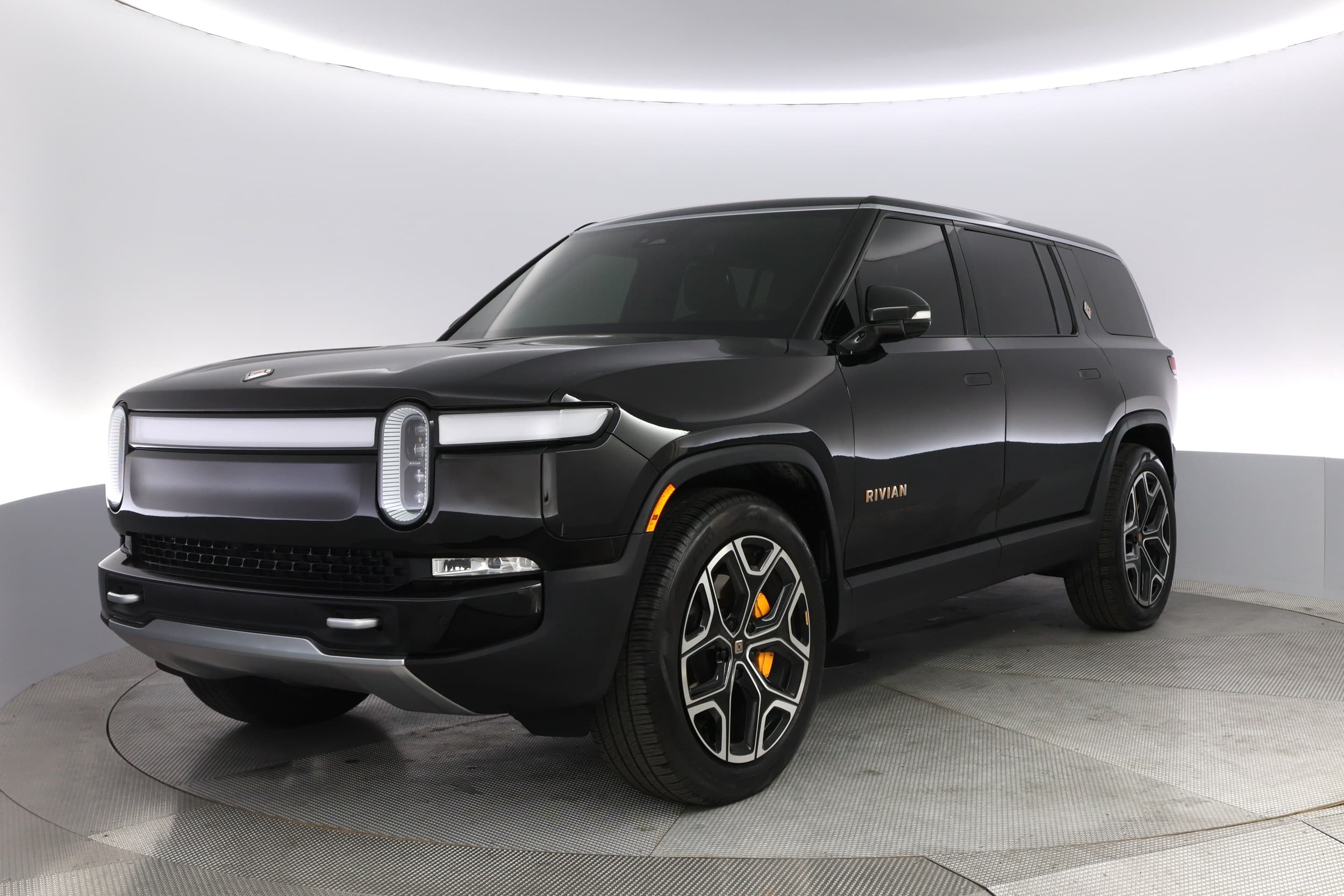 2024 Rivian R1S
